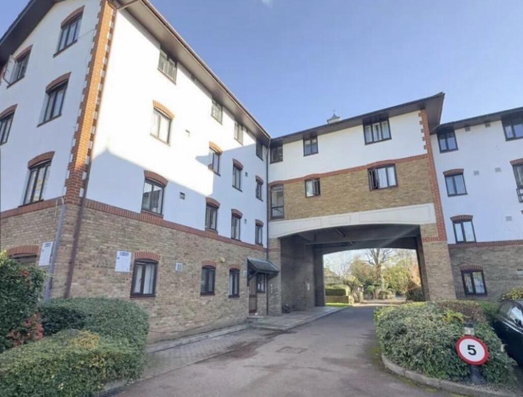 1 bed property in Lampton Road, Hounslow